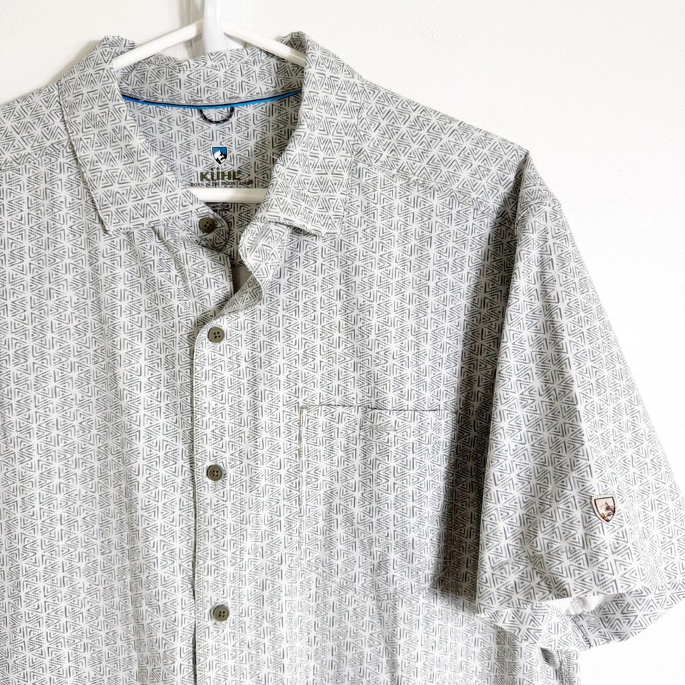 KUHL Button Down Shirt Mens Large Grey Geometric Triangle Print Short Sleeve